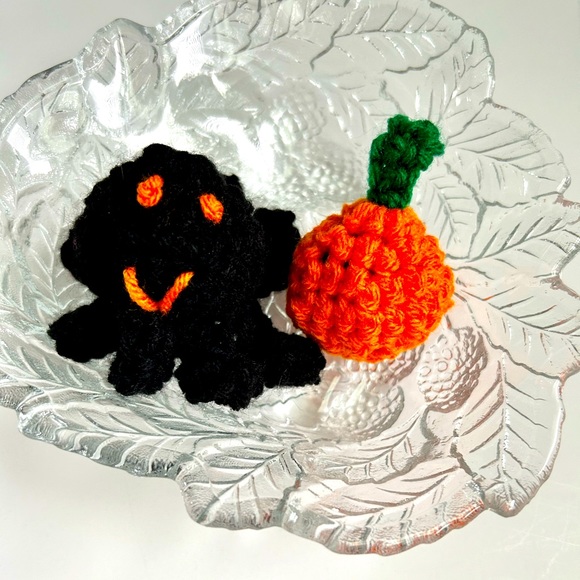 Relisted Crochet Organic Catnip Colorful Interactive Spider & Pumpkin Toys - Picture 5 of 10